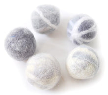 Load image into Gallery viewer, BALLMIE Felt Wool Cat Toys Ball