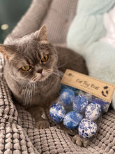 Load image into Gallery viewer, Ballmie Feather Bell Ball