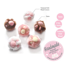 Load image into Gallery viewer, Cat Paw Yarn Ball